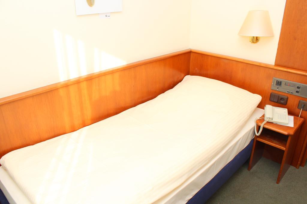 Elbroich Hotel Duesseldorf Екстер'єр фото